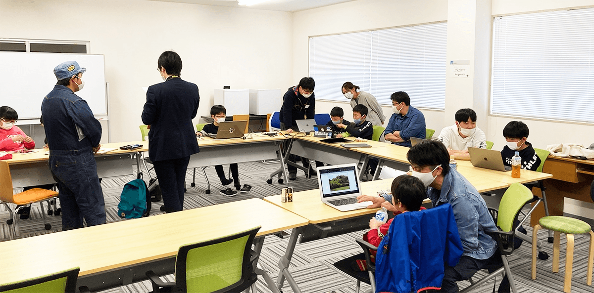 第3回CoderDojo八戸はアートも学ぶ回でした!! thumbnail