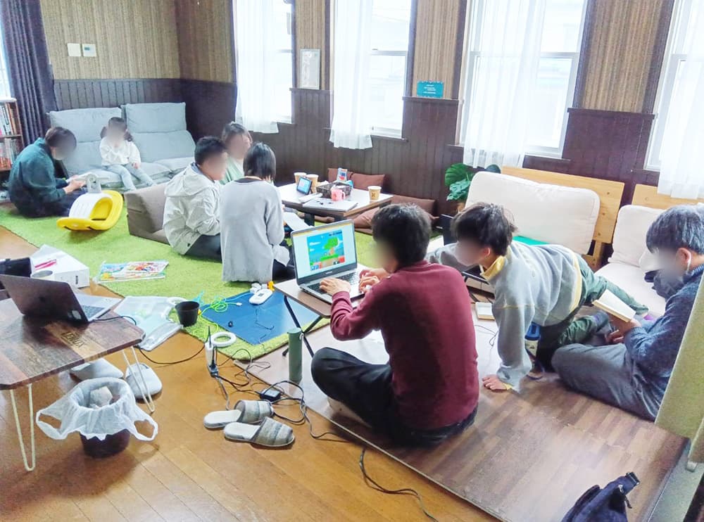 春の陽気の中、少人数で開催しました!第41回CoderDojo八戸 thumbnail