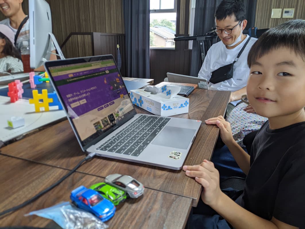 第24回 CoderDojo八戸@鮫のゲストハウス with CROSS ROAD Cafe 開催しました! thumbnail